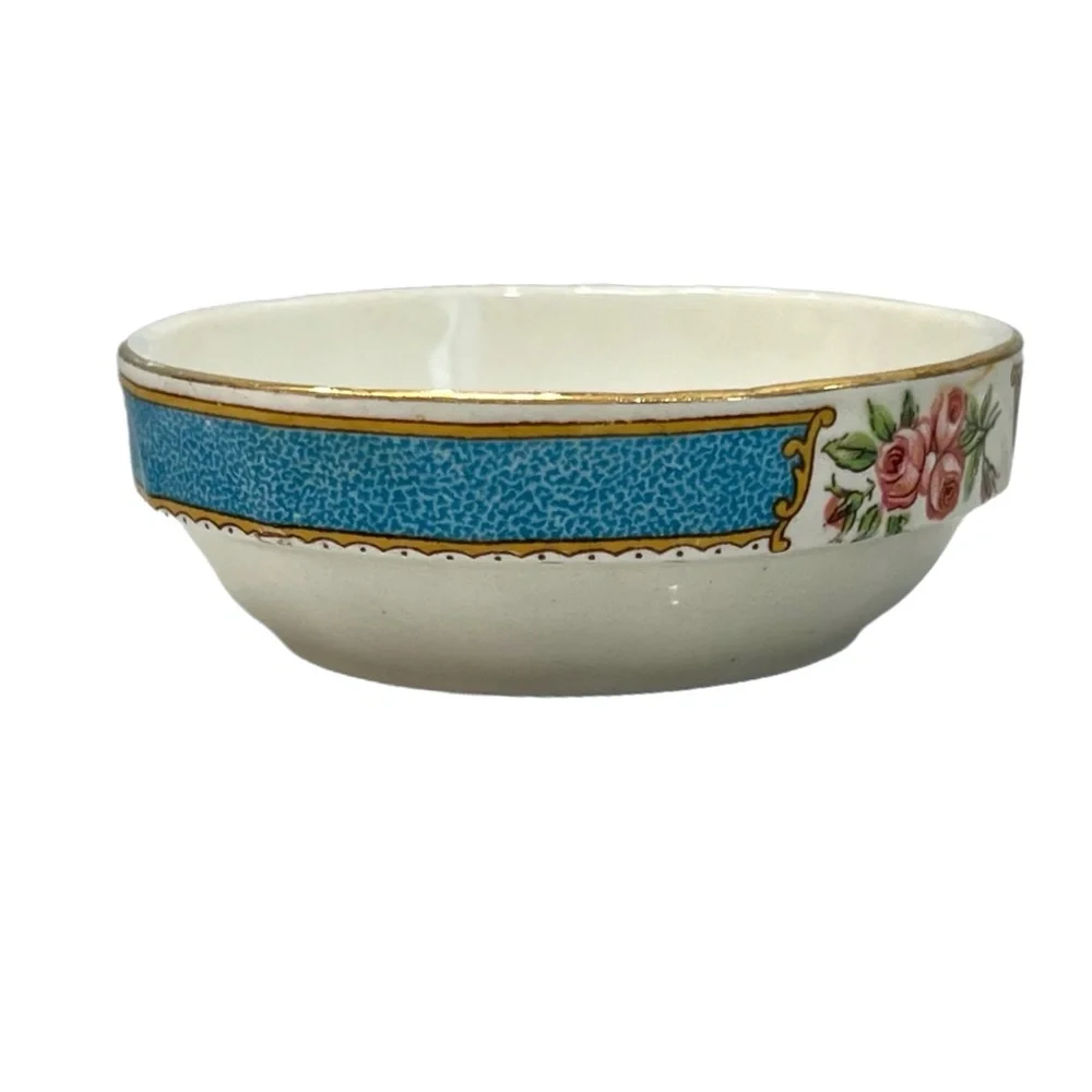 VINTAGE EMPIRE ENGLAND CUMBERLAND HOTEL WHITE, GOLD, BLUE & FLORAL CHINA ASHTRAY